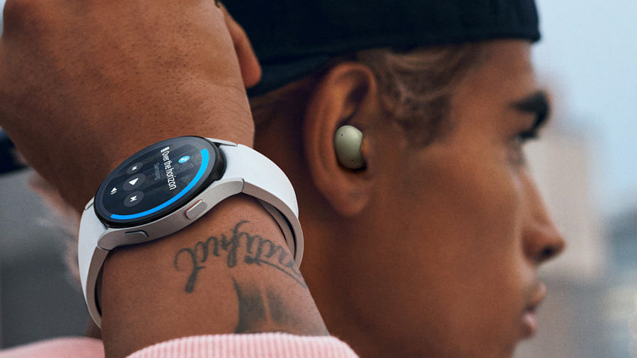 Samsung Galaxy Watch 4 4 Classic With Wear Os Based One Ui Revealed Noypigeeks Samsung Galaxy Watch 4 4 Classic With Wear Os Based One Ui Revealed Noypigeeks